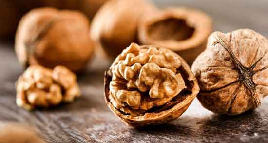 شعر گردو میگه به کشمش ؛ مجموعه ای از اشعار زیبا درباره گردو و کشمش