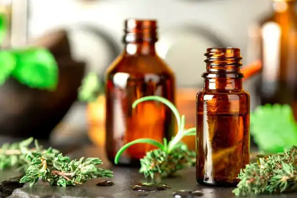 خواص روغن آویشن خیراندیش در طب سنتی برای پوست و مو و دیابت و لاغری