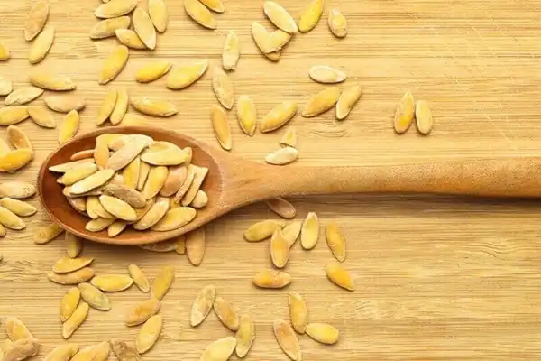 خواص تخمه خربزه خیراندیش در طب سنتی برای پوست و مو و دیابت و لاغری